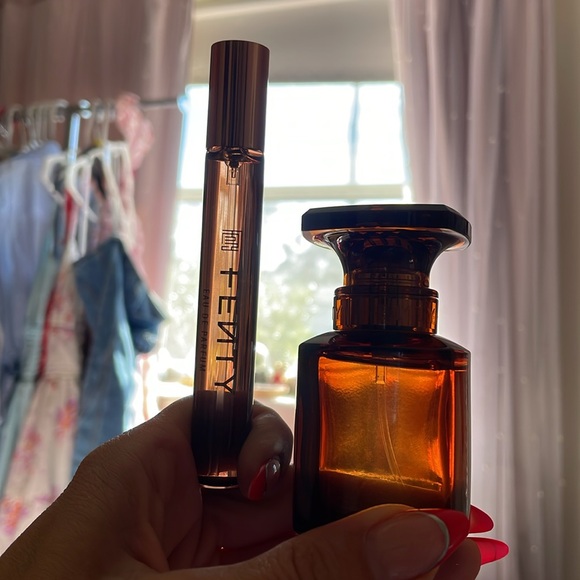 enty Beauty by Rihanna
Fenty Eau de Parfum & Travel Spray Perfume Set - Picture 7 of 7